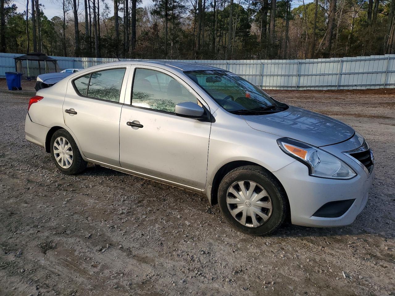 2018 Niss Versa s Plus