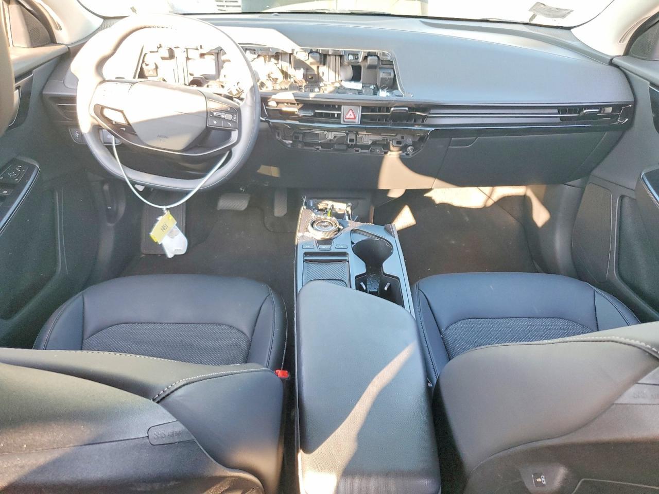 2025 KIA EV6 Light