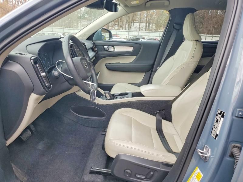 2021 Volvo Xc40 T4 Momentum