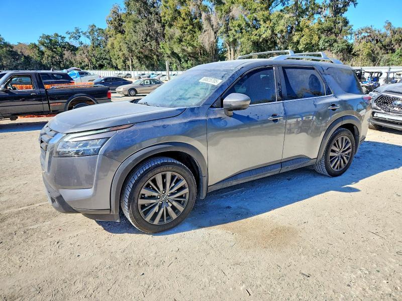 2022 Nissan Pathfinder sl