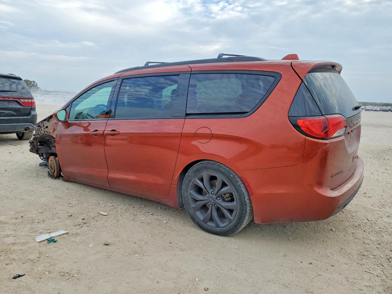 2018 Chrysler Pacifica Touring l