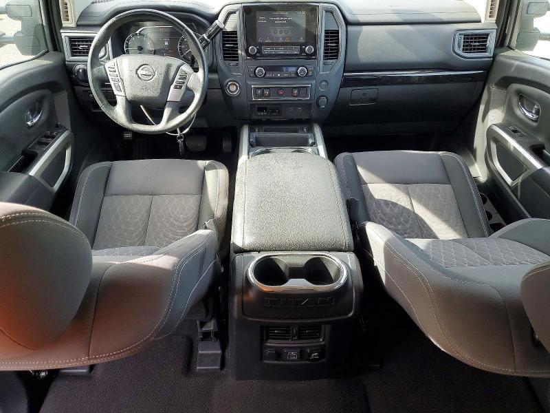 2023 Nissan Titan sv