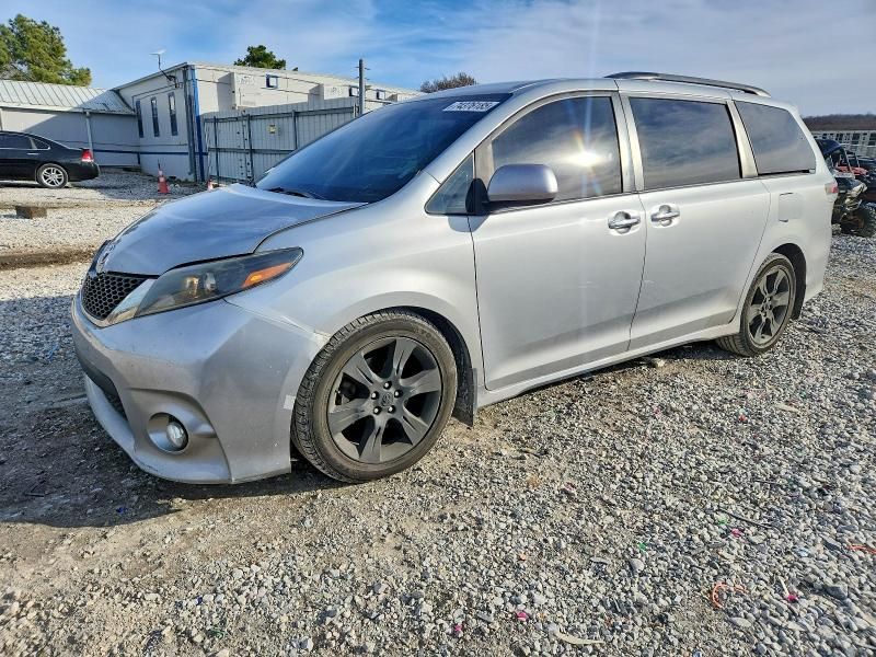2015 Toyota Sienna Sport