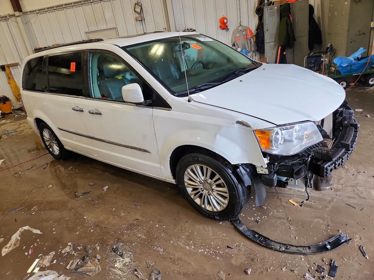 2015 Chrysler Town & Country Touring l