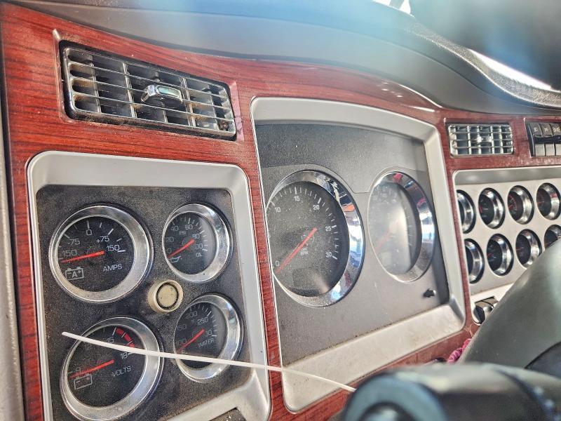 2007 Kenworth W900 Semi Truck