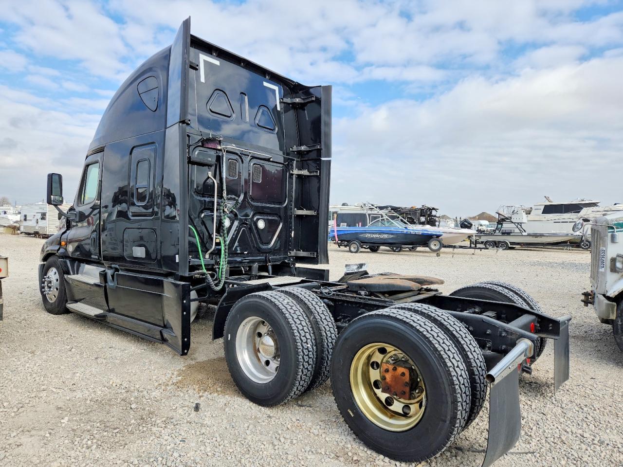 2016 Freightliner Cascadia 1-semi Truck