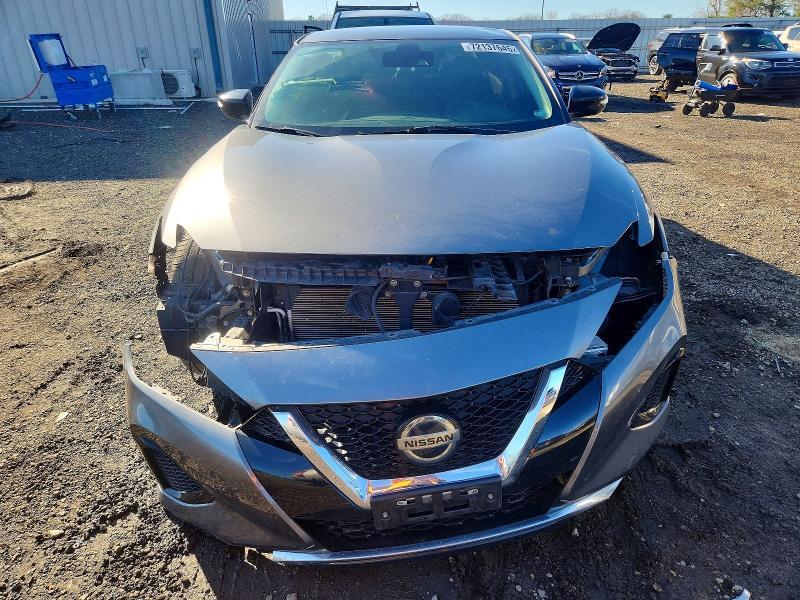 2021 Nissan Maxima sv