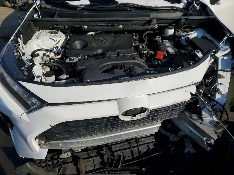 2020 Toyota Rav4 le