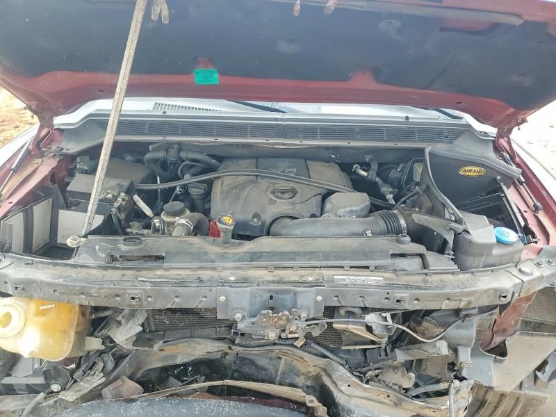 2013 Nissan Armada sv