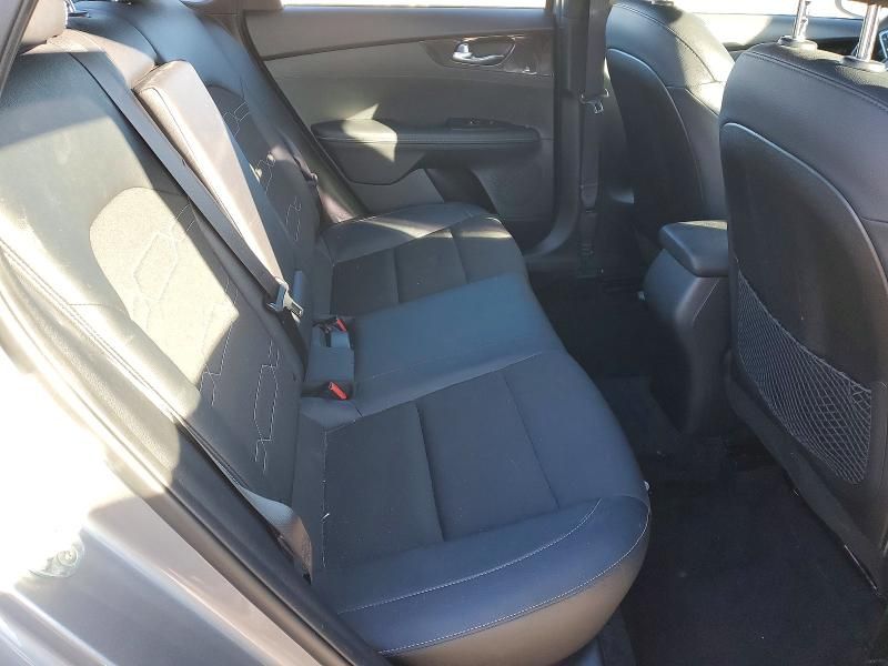 2022 KIA Forte gt Line