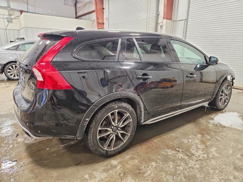 2016 Volvo V60 Cross Country Premier