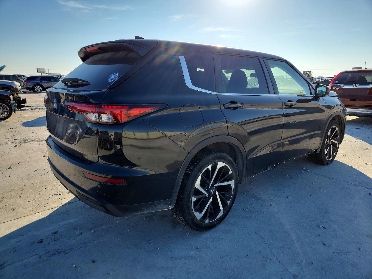 2022 Mitsubishi Outlander es