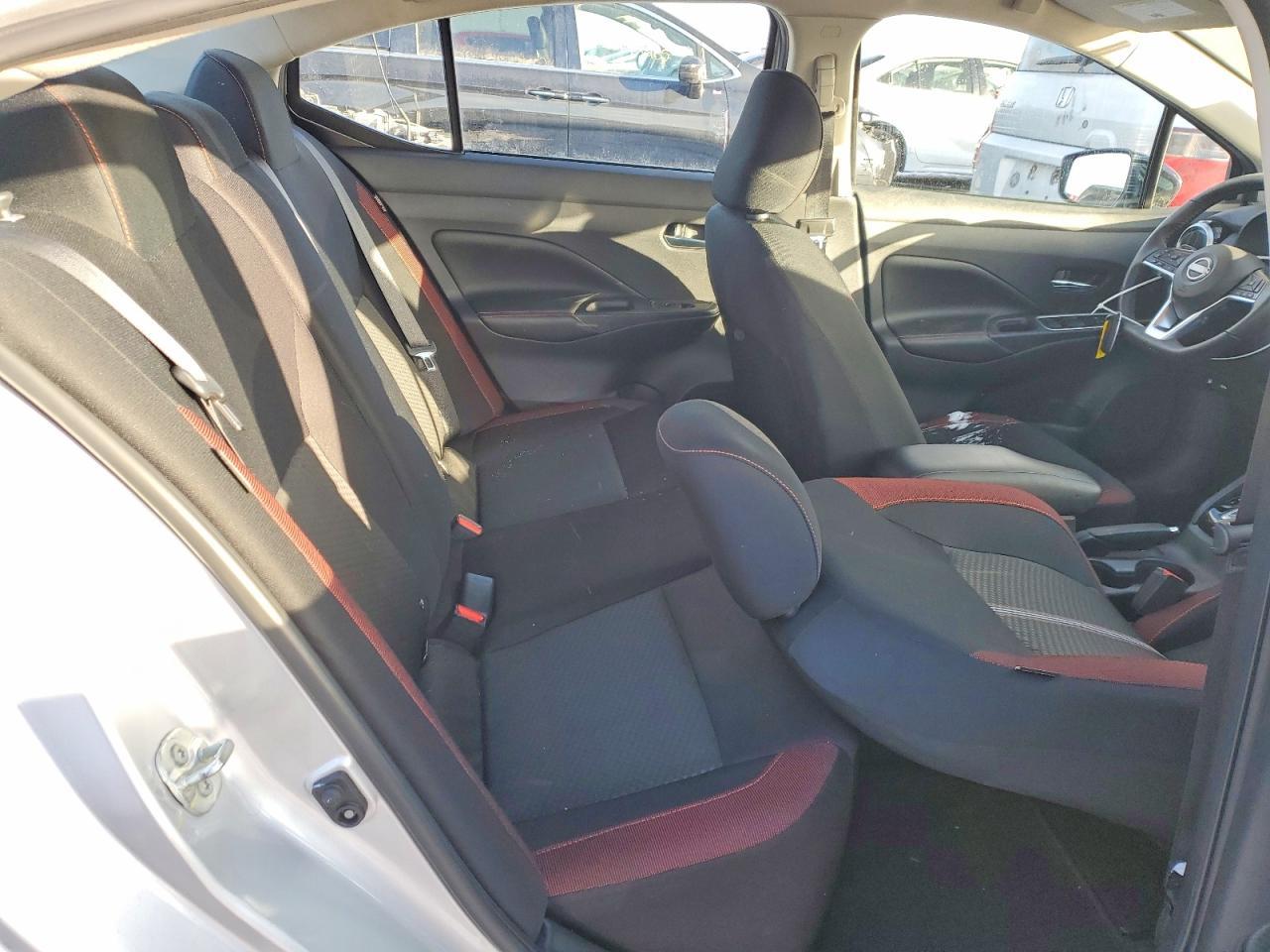 2024 Nissan Versa sr