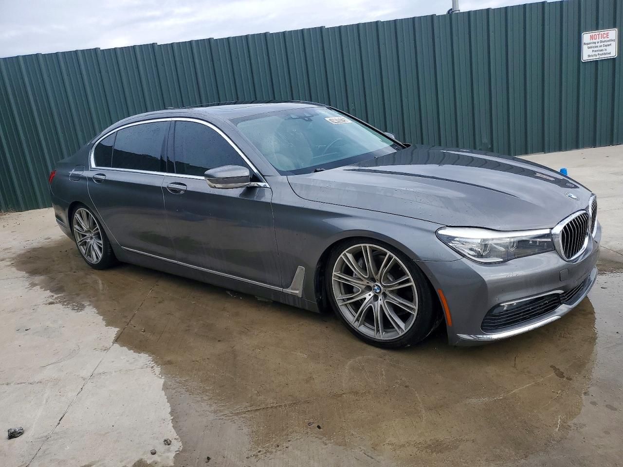 2016 BMW 740 i