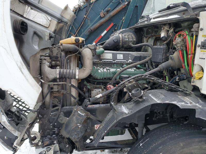 2018 Volvo VNL Semi Truck