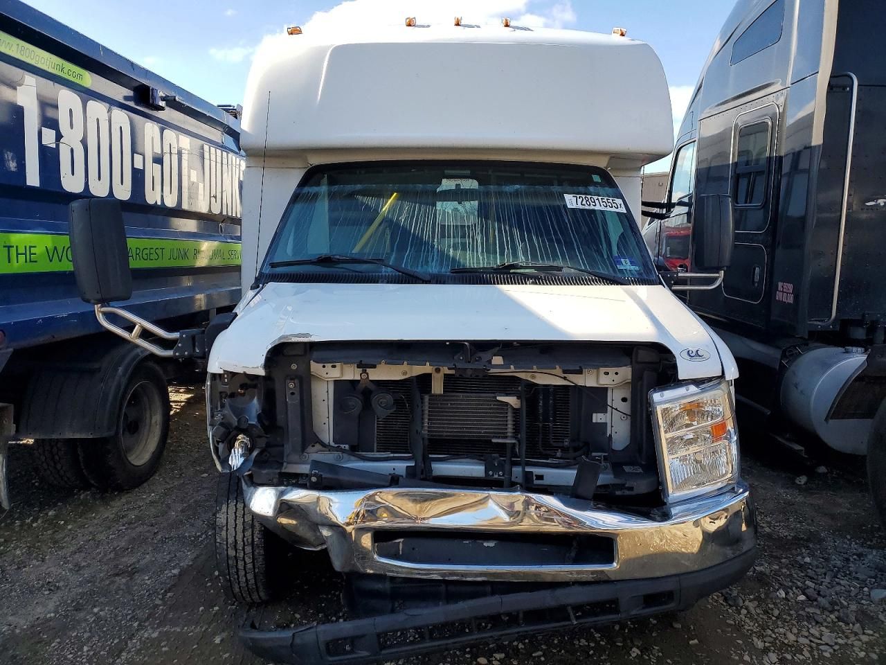 2017 Ford Econoline E350 Super Duty Cutaway Van
