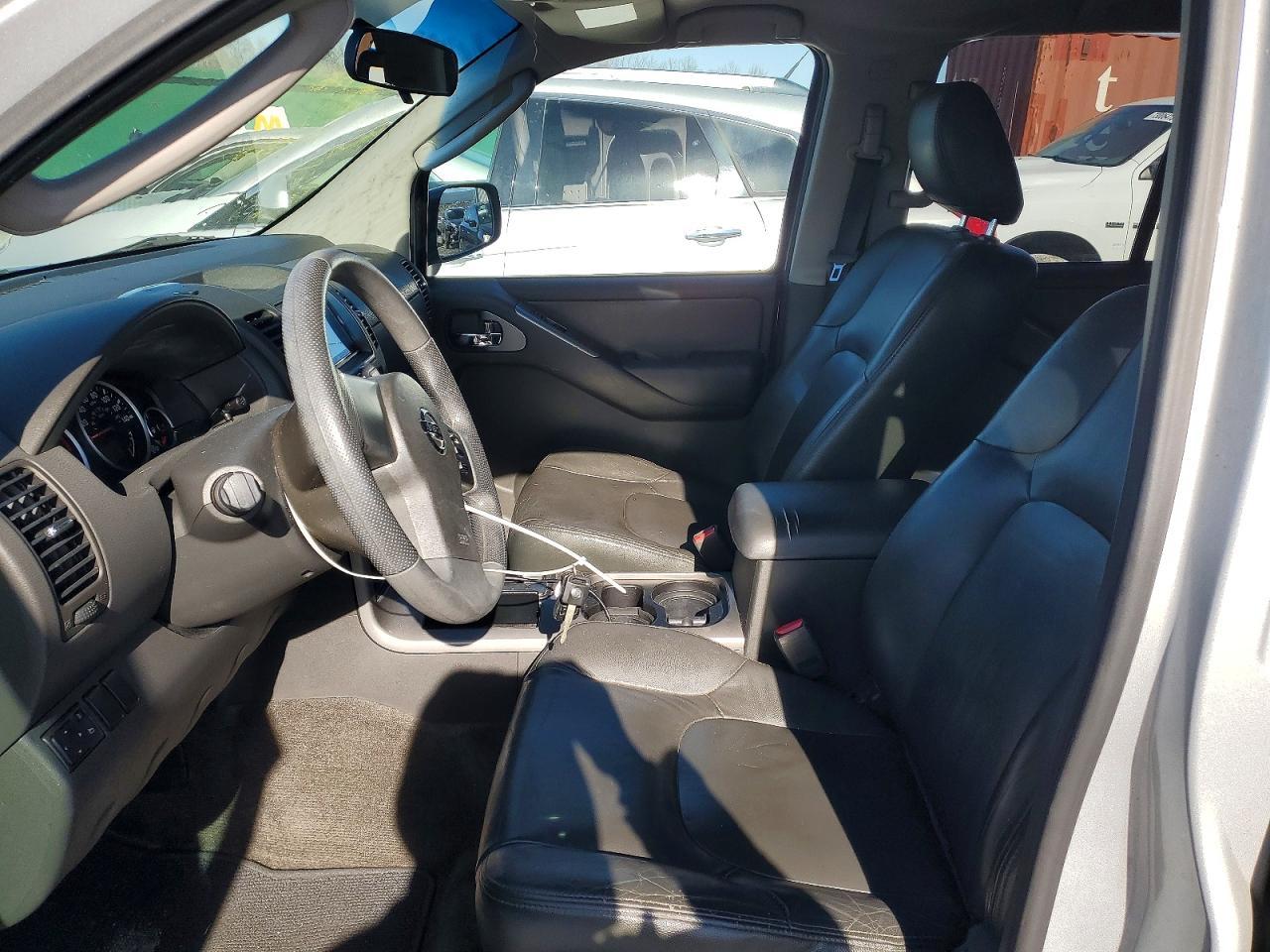 2011 Nissan Pathfinder s