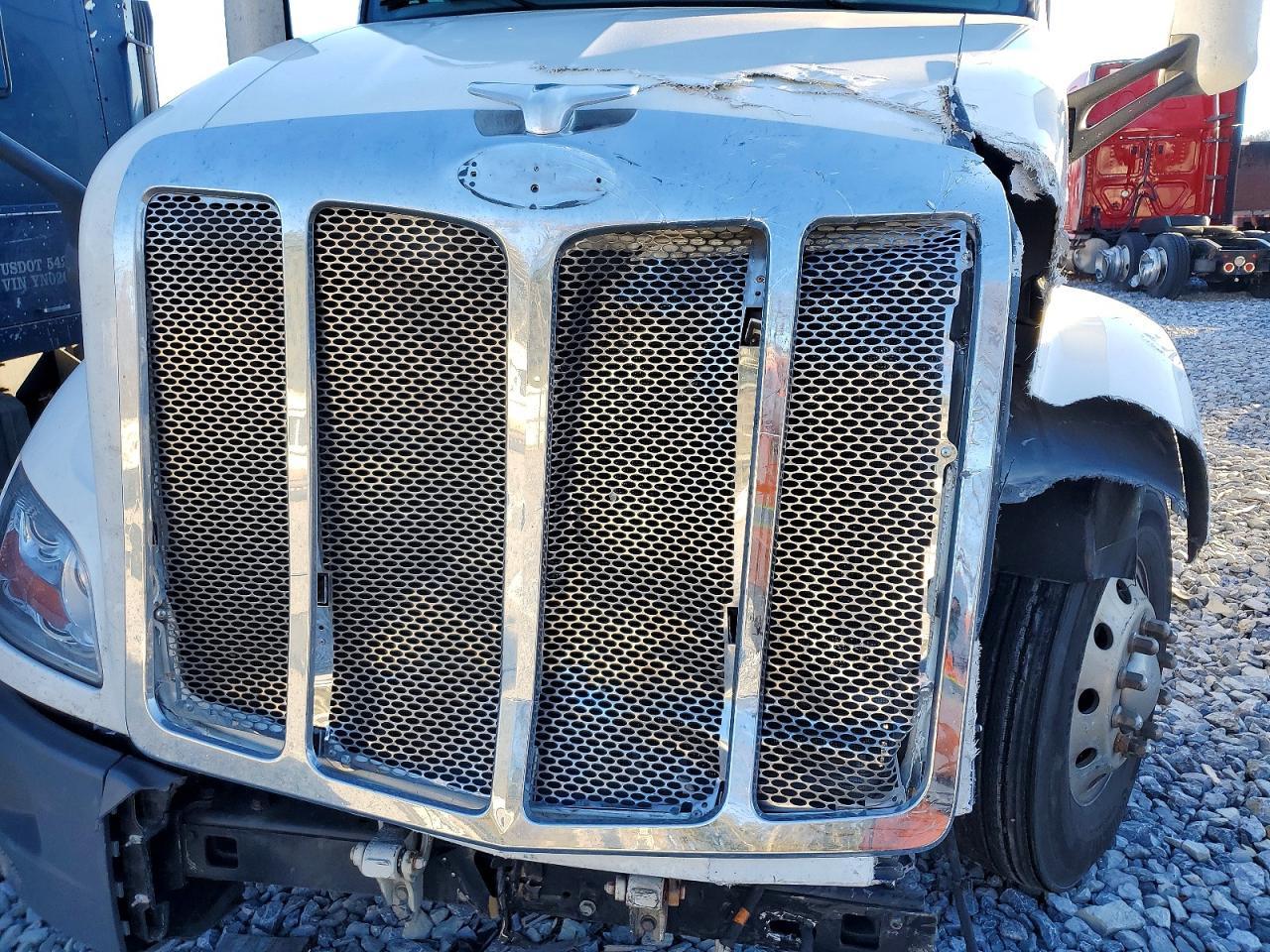 2021 Peterbilt 579