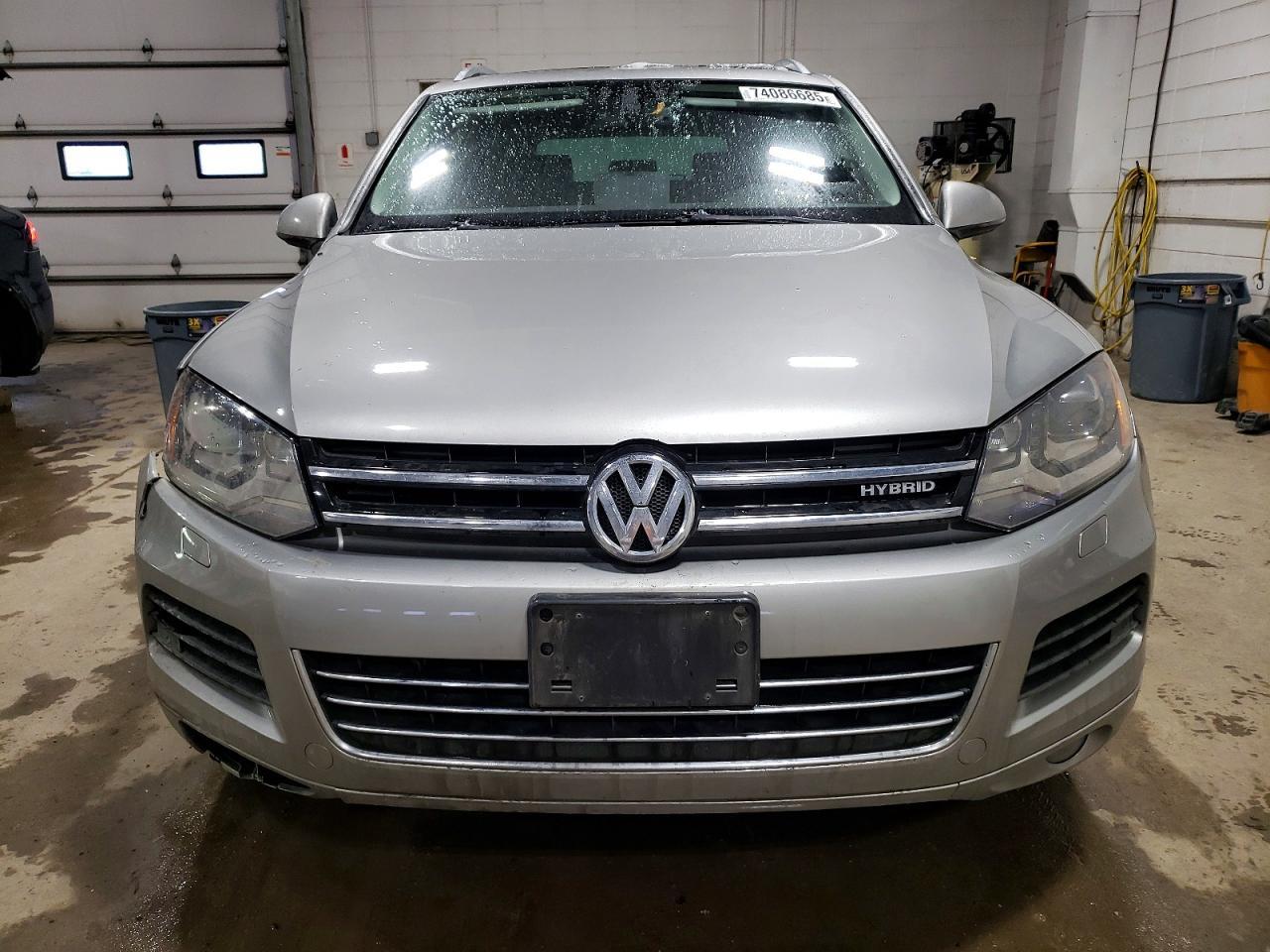 2012 Volkswagen Touareg Hybrid
