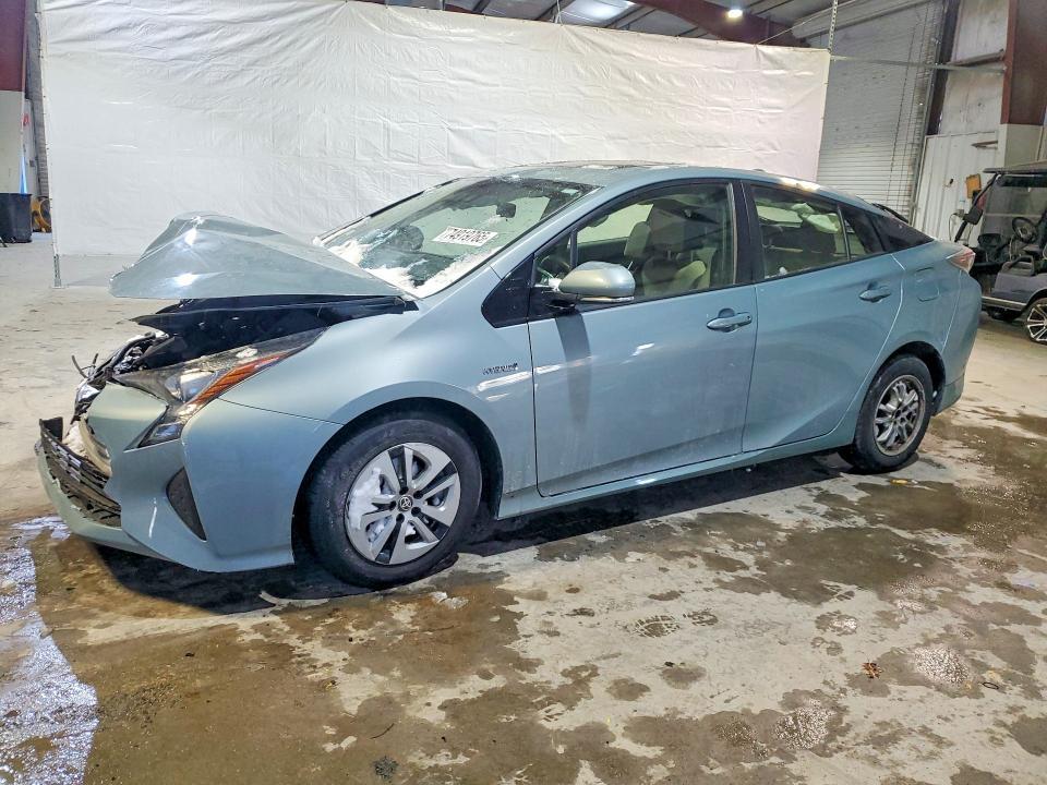 2016 Toyota Prius Three