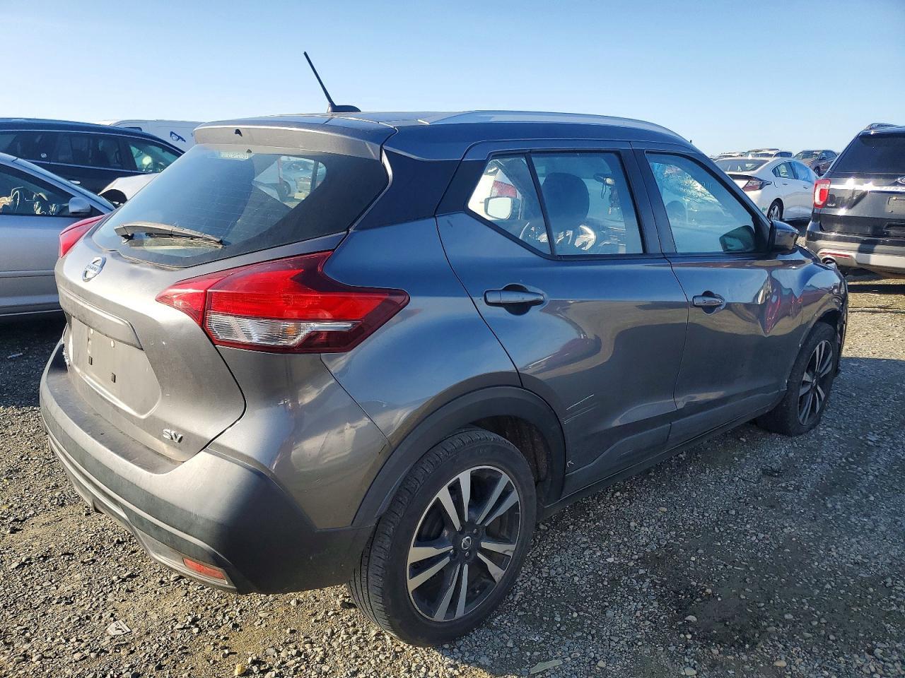 2019 Nissan Kicks s