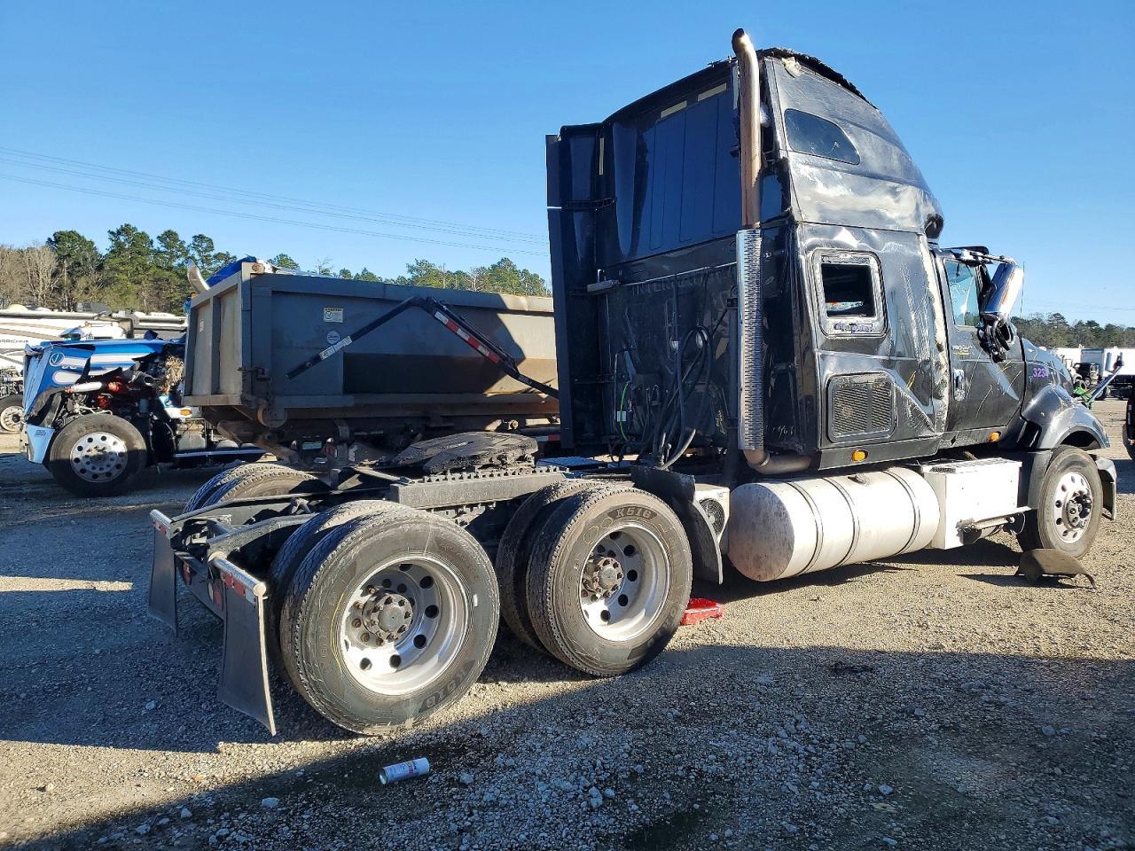 2014 International Prostar Semi Truck