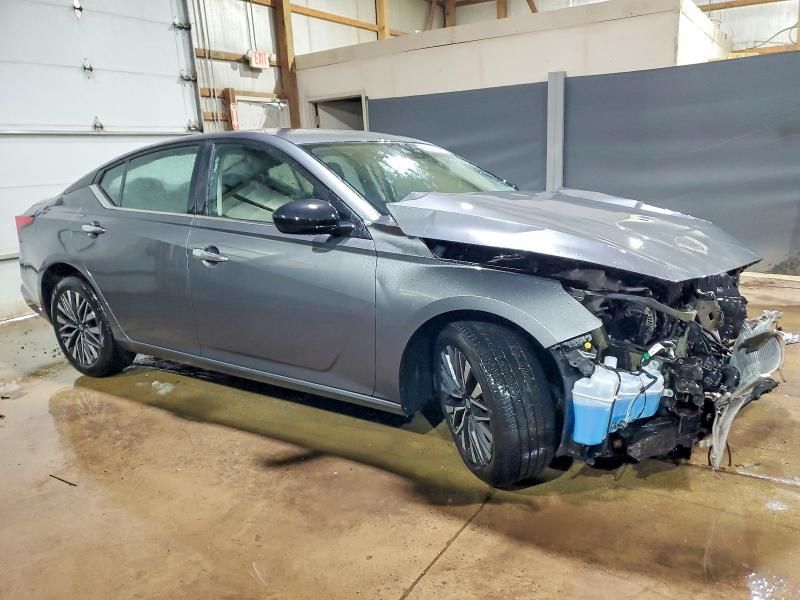 2024 Nissan Altima sv