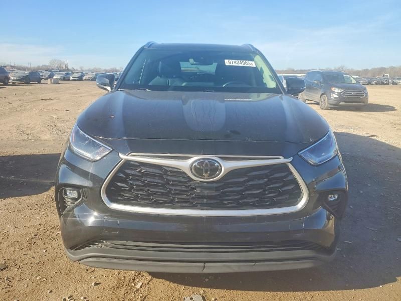 2021 Toyota Highlander xle