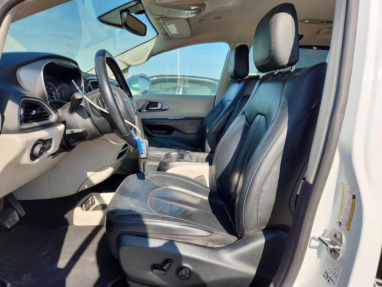 2020 Chrysler Pacifica Touring l