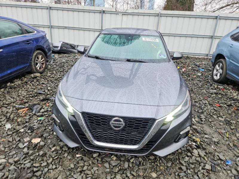 2019 Niss Altima sl