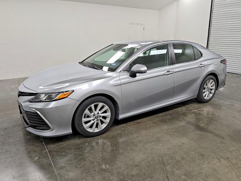 2021 Toyota Camry le