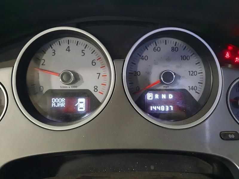 2012 Volkswagen Routan se