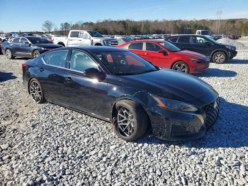 2024 Nissan Altima sr