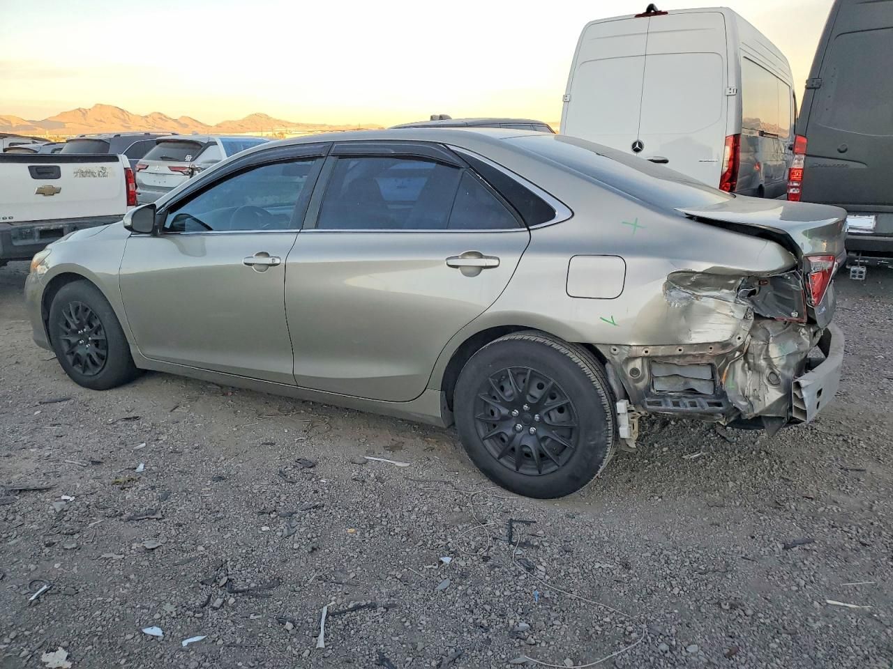 2016 Toyota Camry le