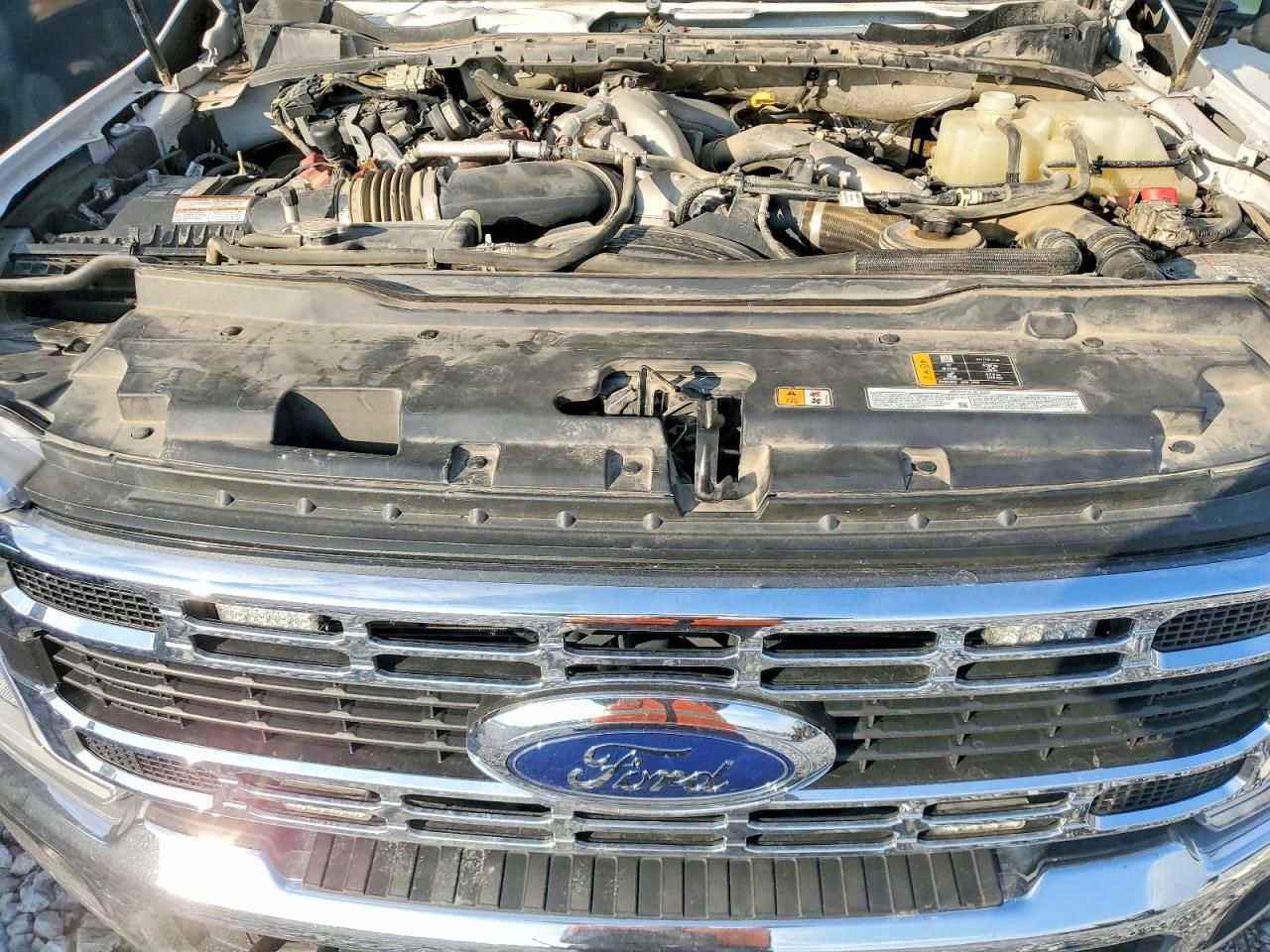 2023 Ford F550 Super Duty Flatbed Truck