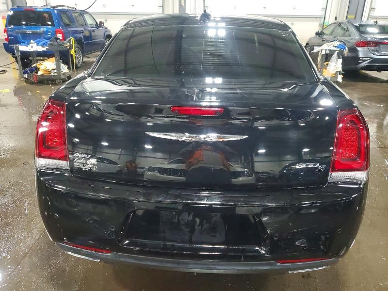 2016 Chrysler 300 s