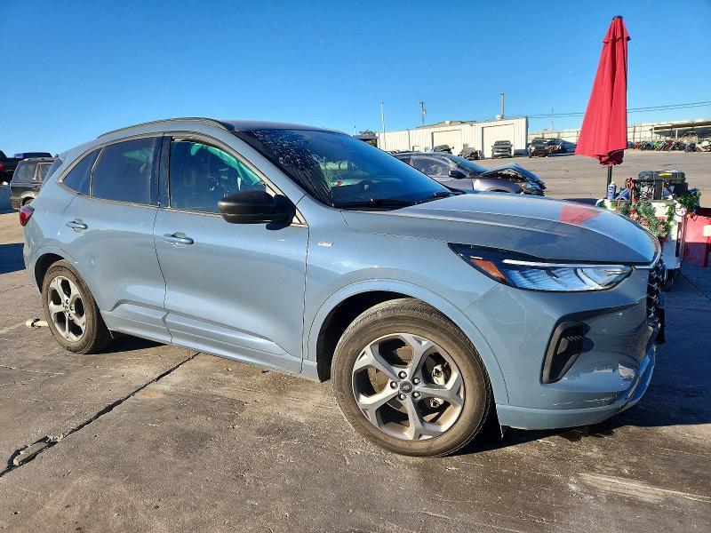 2023 Ford Escape st Line