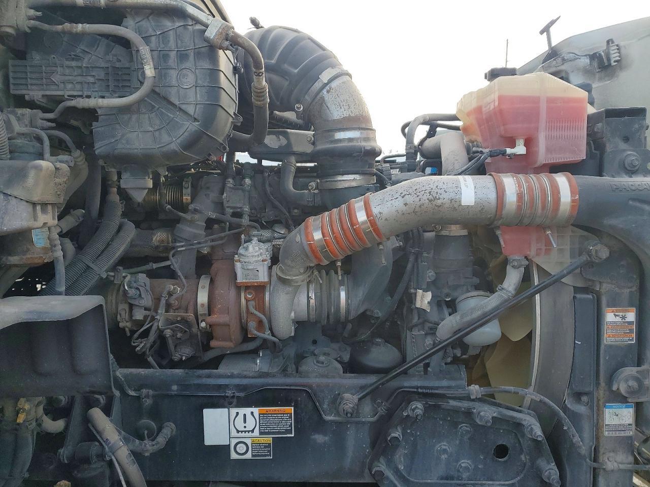 2019 Peterbilt Tractor 579-Semi Truck