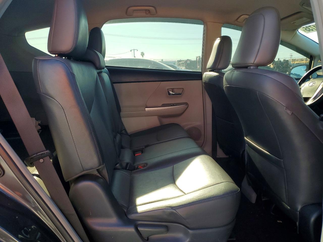 2016 Toyota Prius v