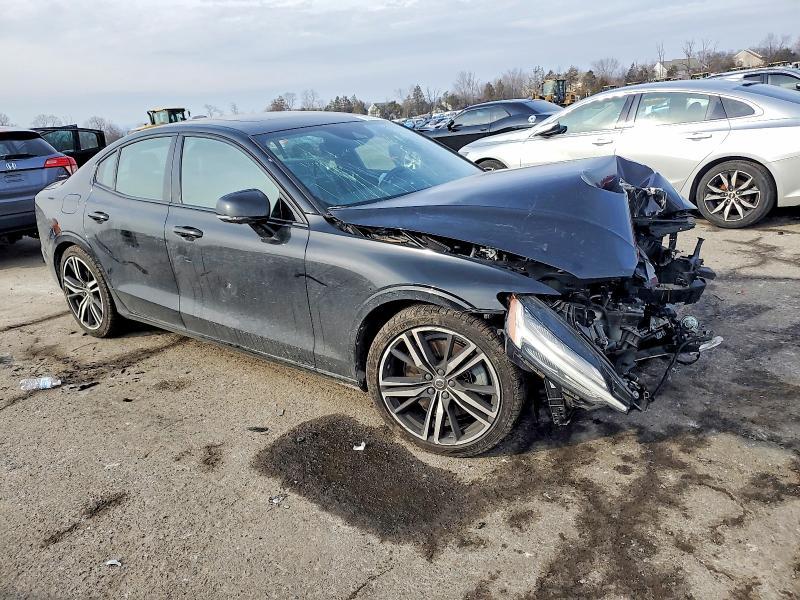 2019 Volvo S60 T8 R-design