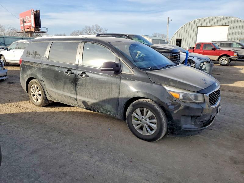2016 KIA Sedona lx