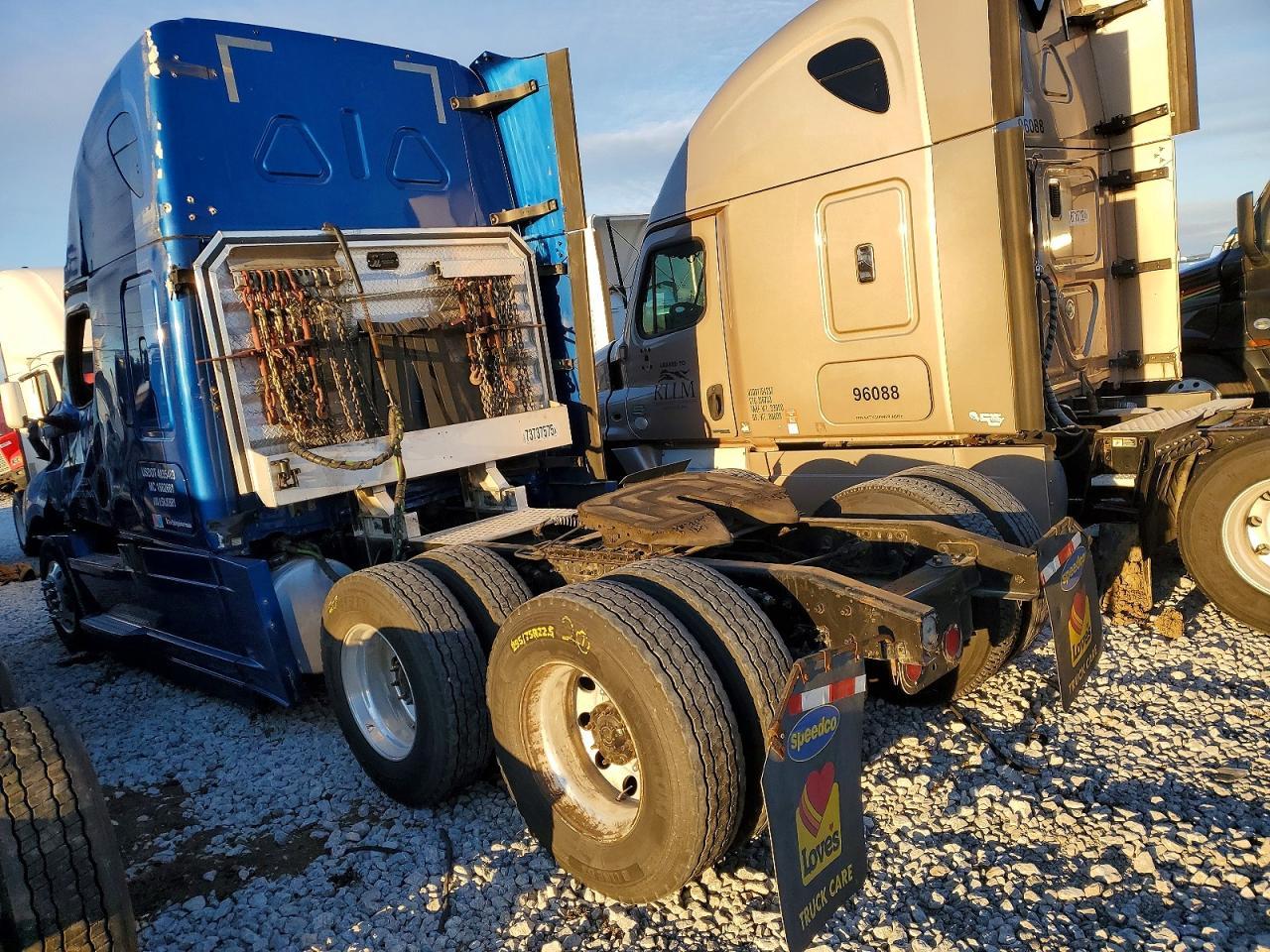 2019 Freigliner 2019 Freightliner Cascadia 126 Semi Truck