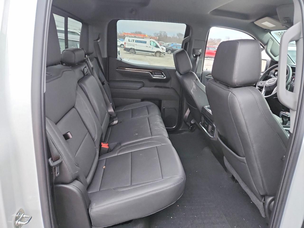 2025 GMC Sierra K1500 Elevation