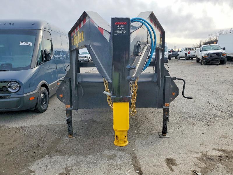 2025 Big Tex 14GN-30D5A-MRBK Equipment Trailer