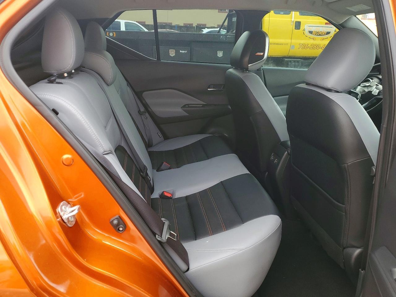 2023 Nissan Kicks sr