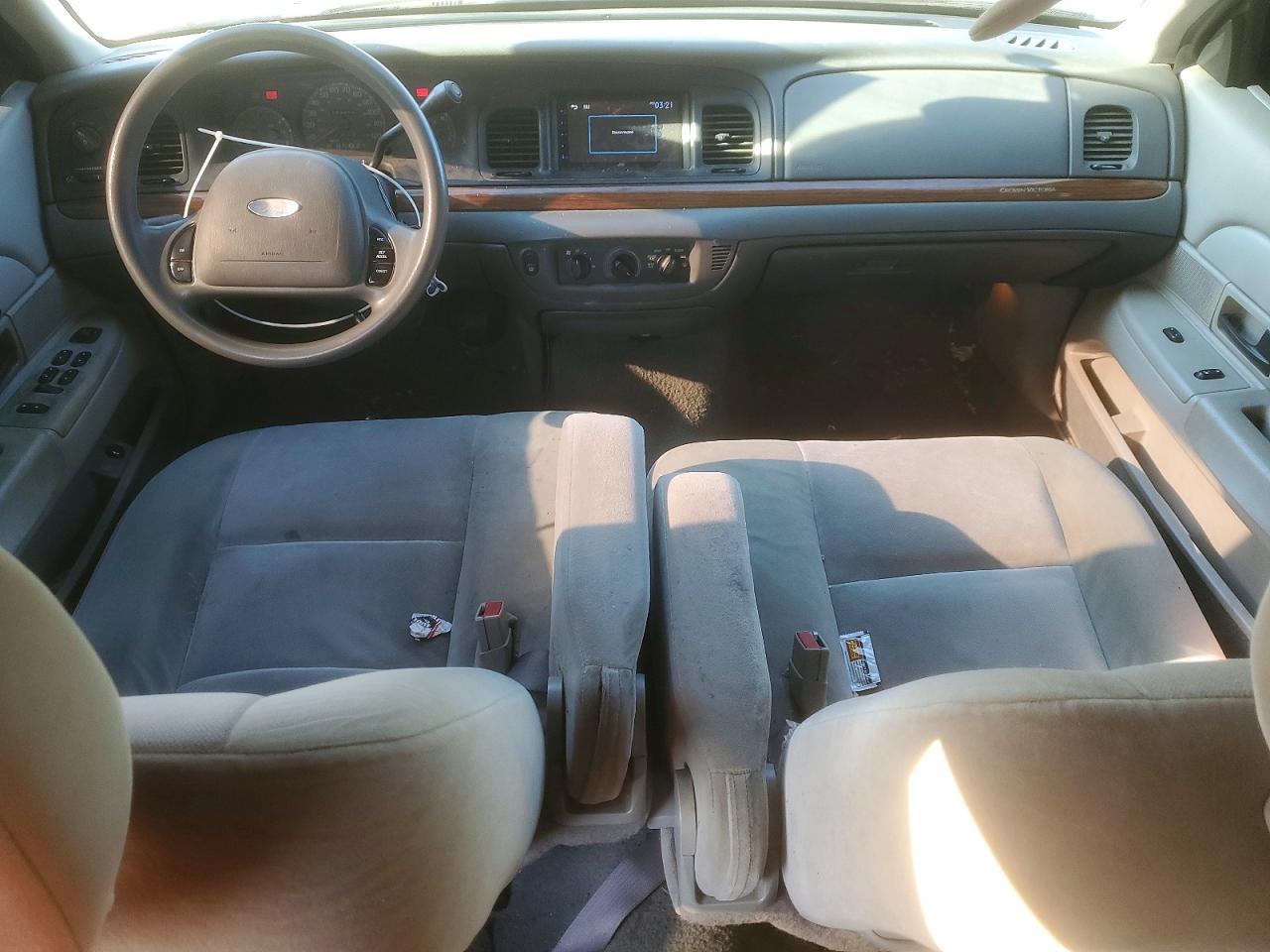 2004 Ford Crown Victoria