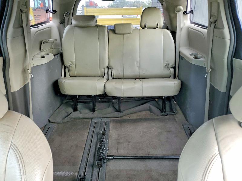 2011 Toyota Sienna xle