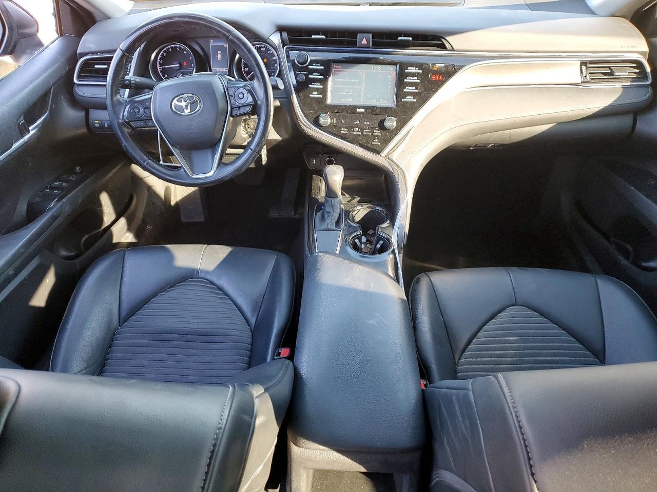 2020 Toyota Camry se