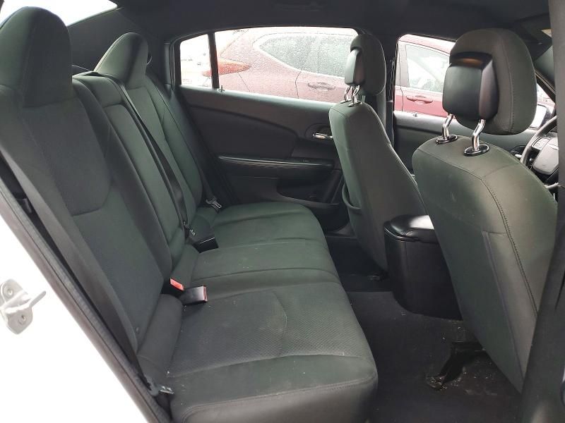 2012 Chrysler 200 lx