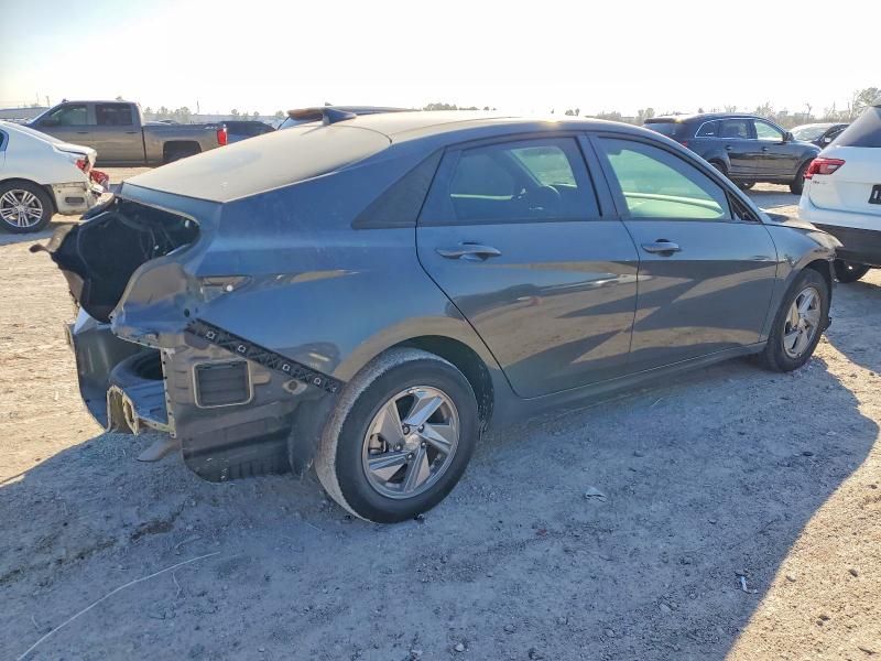 2024 Hyundai Elantra se